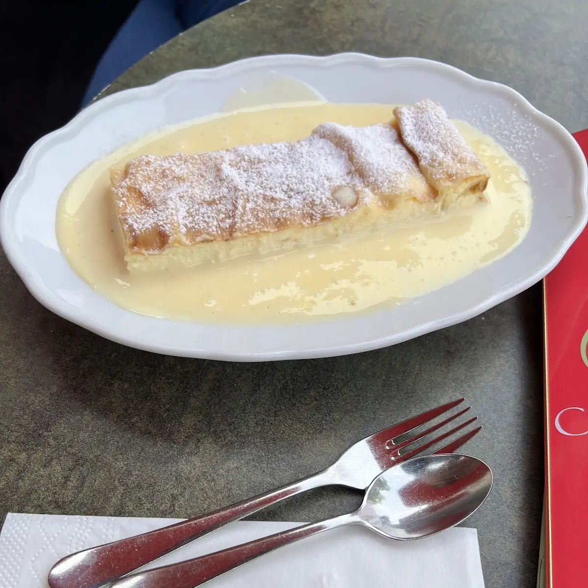 Topfenstrudel