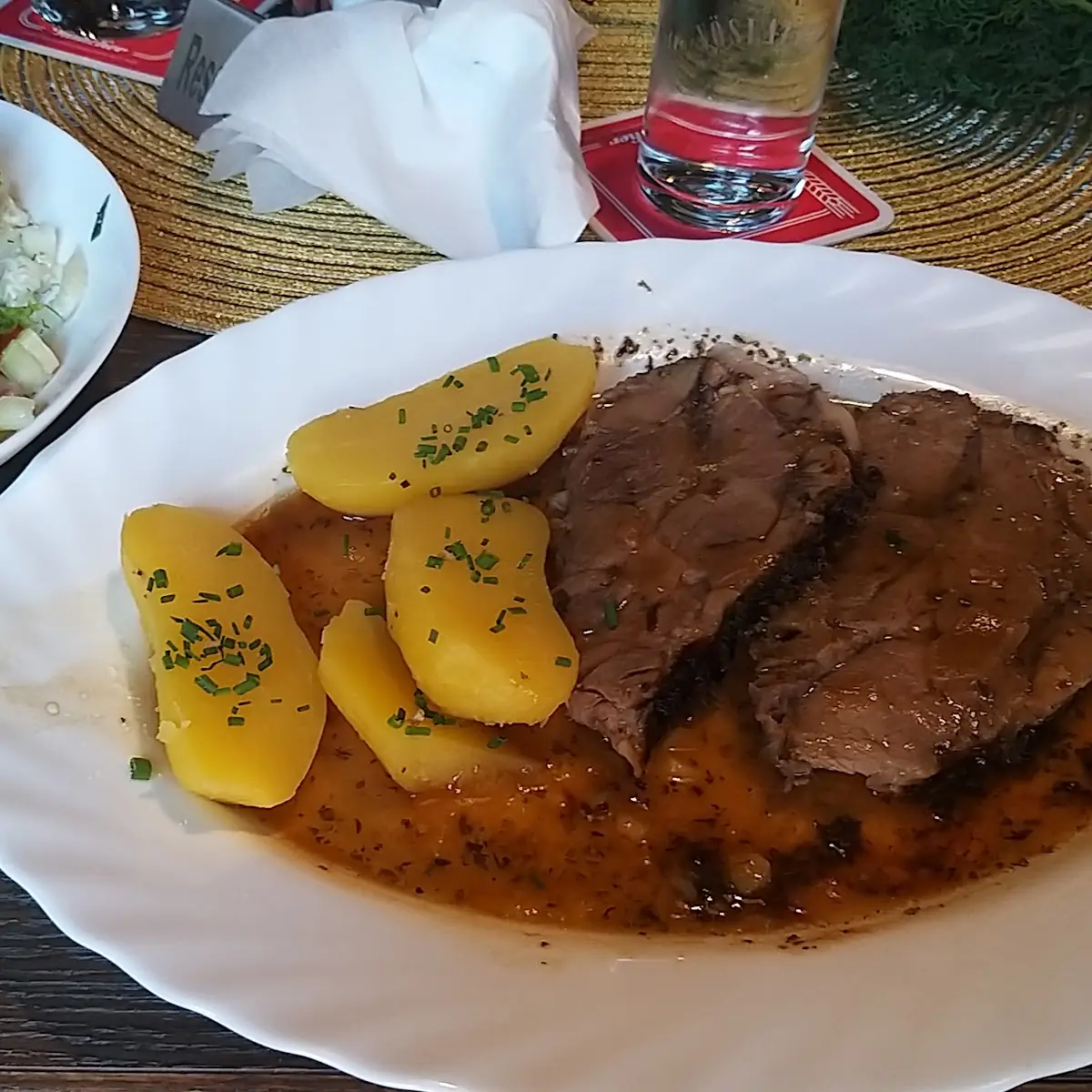 Schweinebraten Gibt Es Auch Außerhalb Der Küchenzeiten