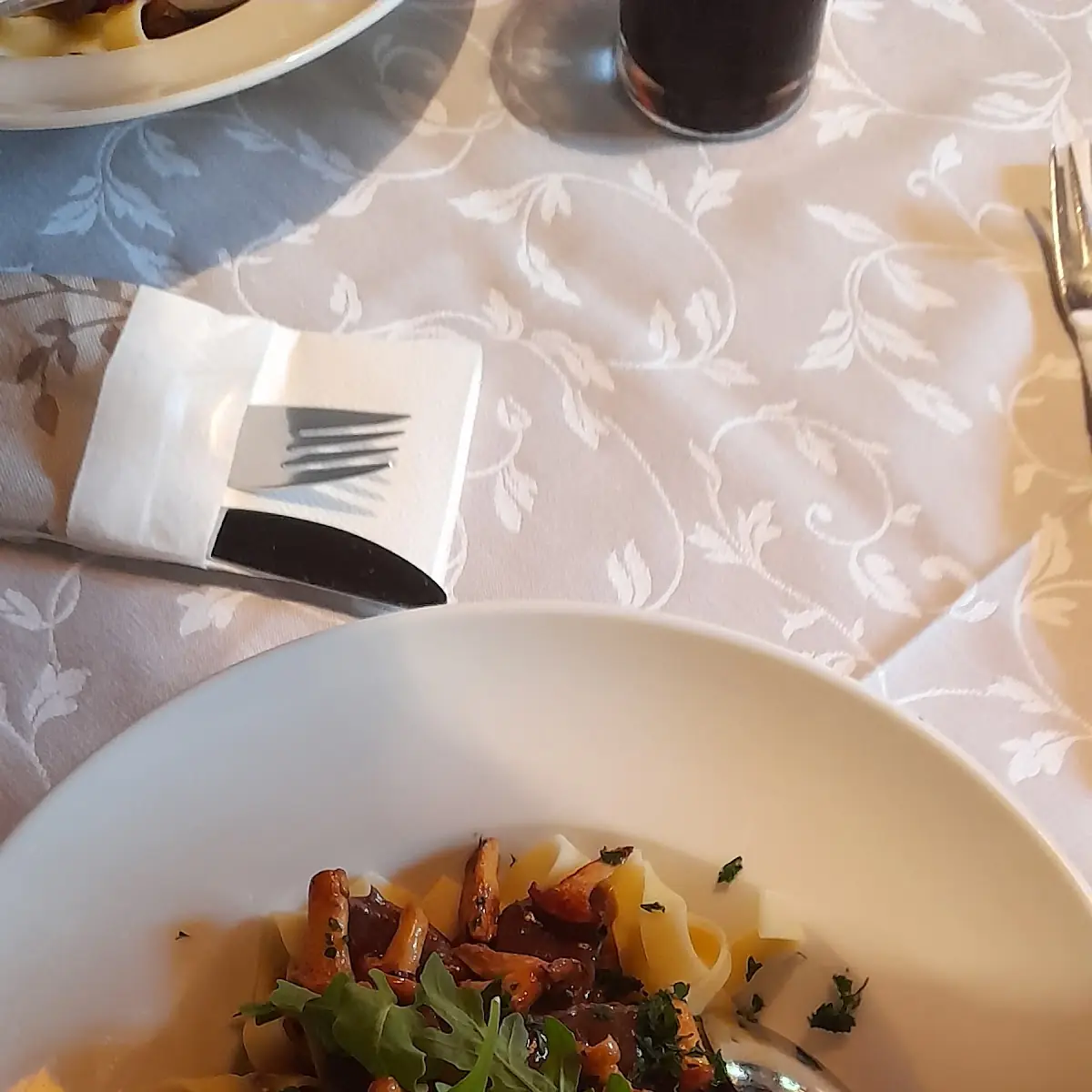 Wildschweinragout Mit Bandnudeln Und Pfifferlingen Eierschwammerln