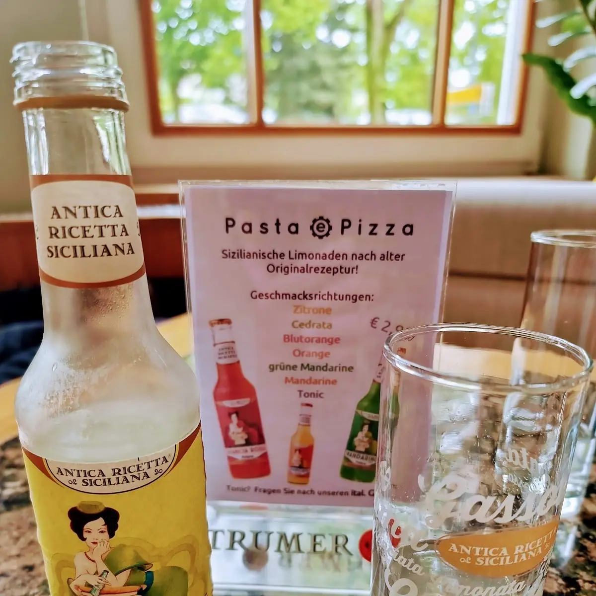 Sizilianische Zitronenlimonade