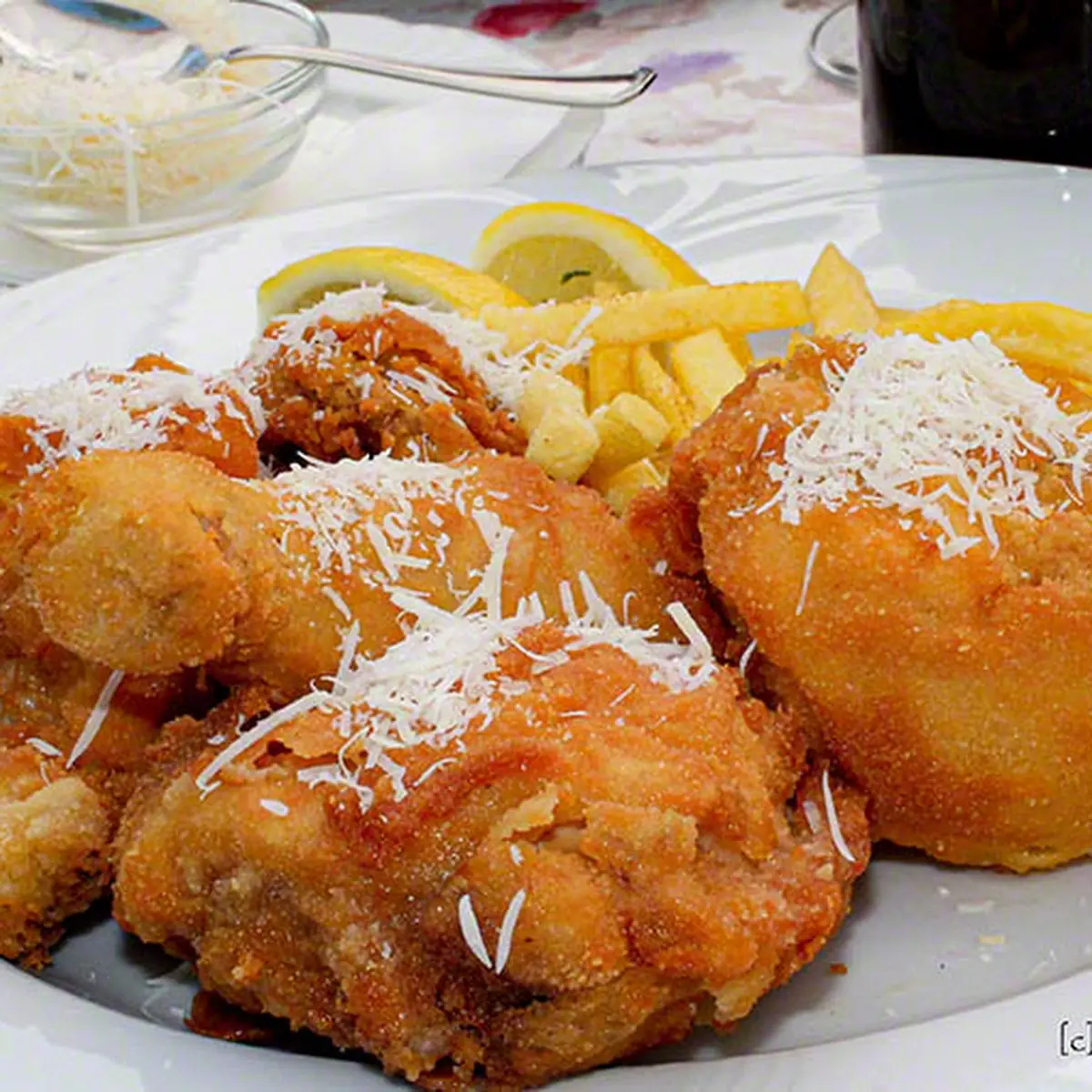 Backhenderl Mit Pommes Frittes