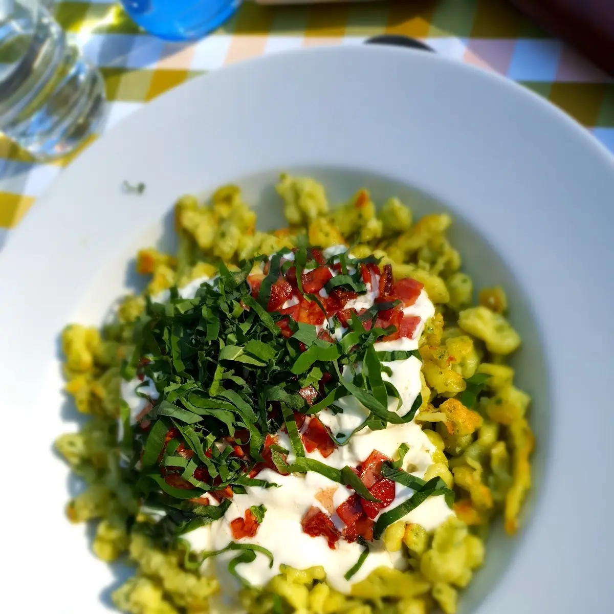 Bärlauchnockerln Mit Brinsen Und Gebratenem Speck