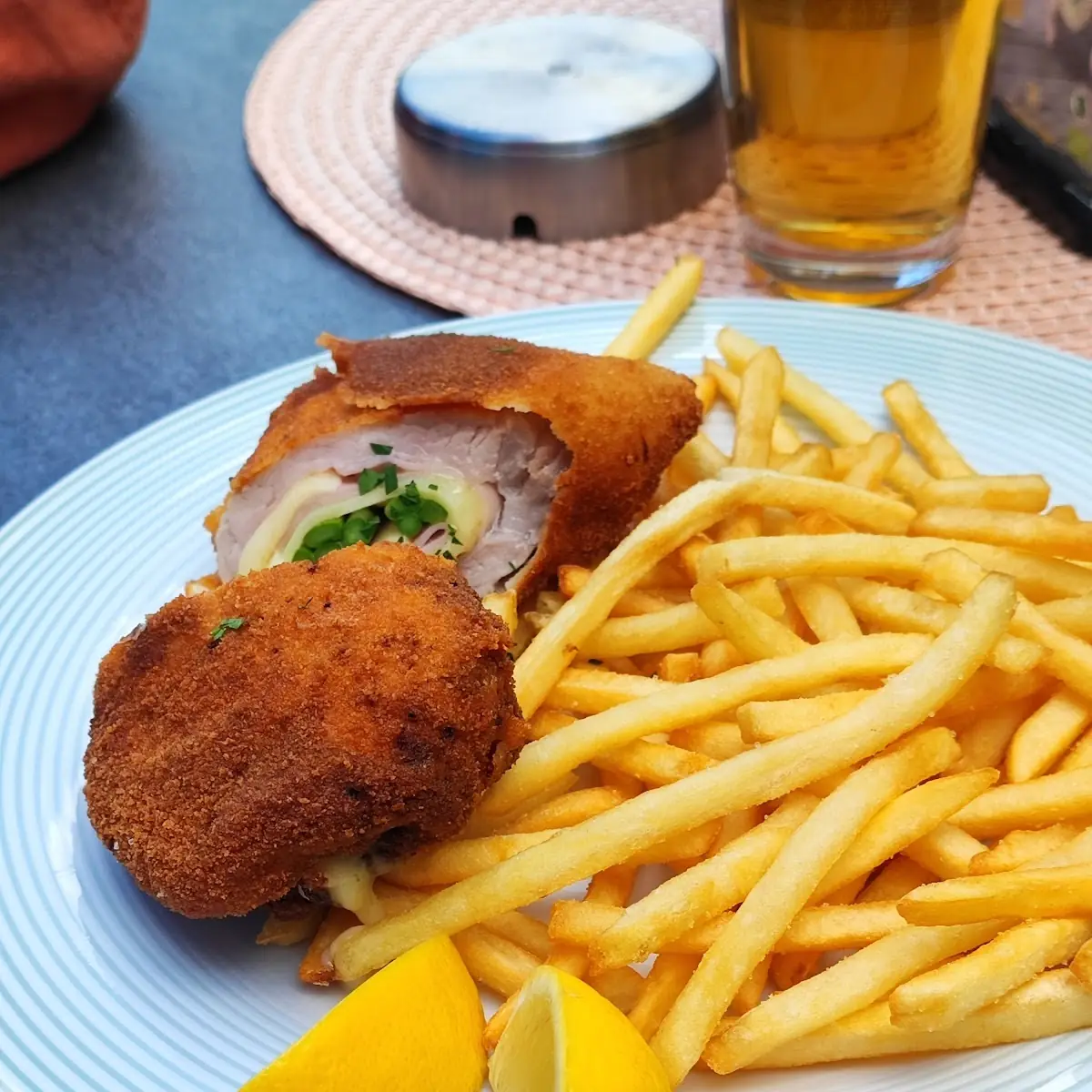 Cordon Bleu Mit Spargel Und Pommes Frites