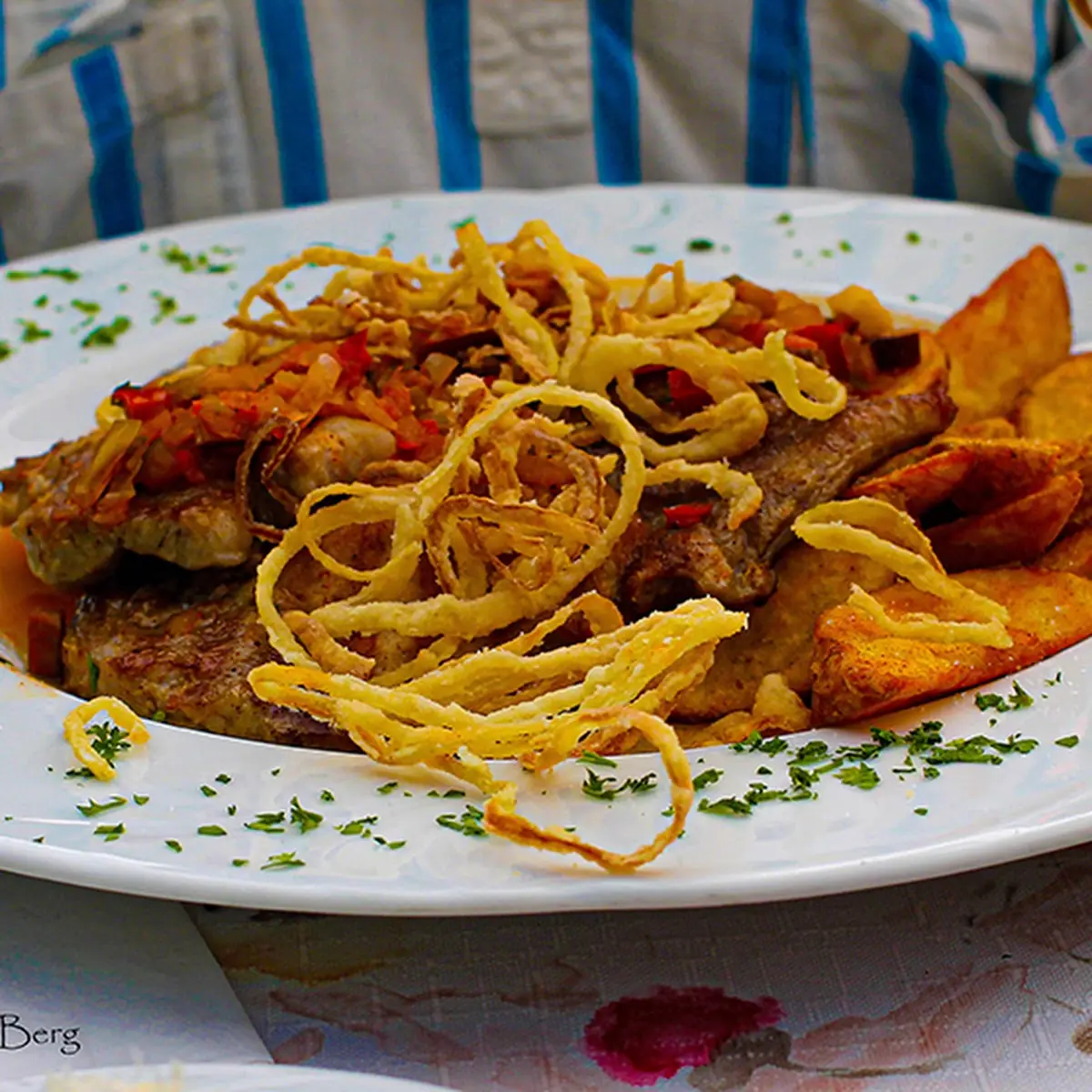 Zwiebelrostbraten Mit Braterdäpfeln