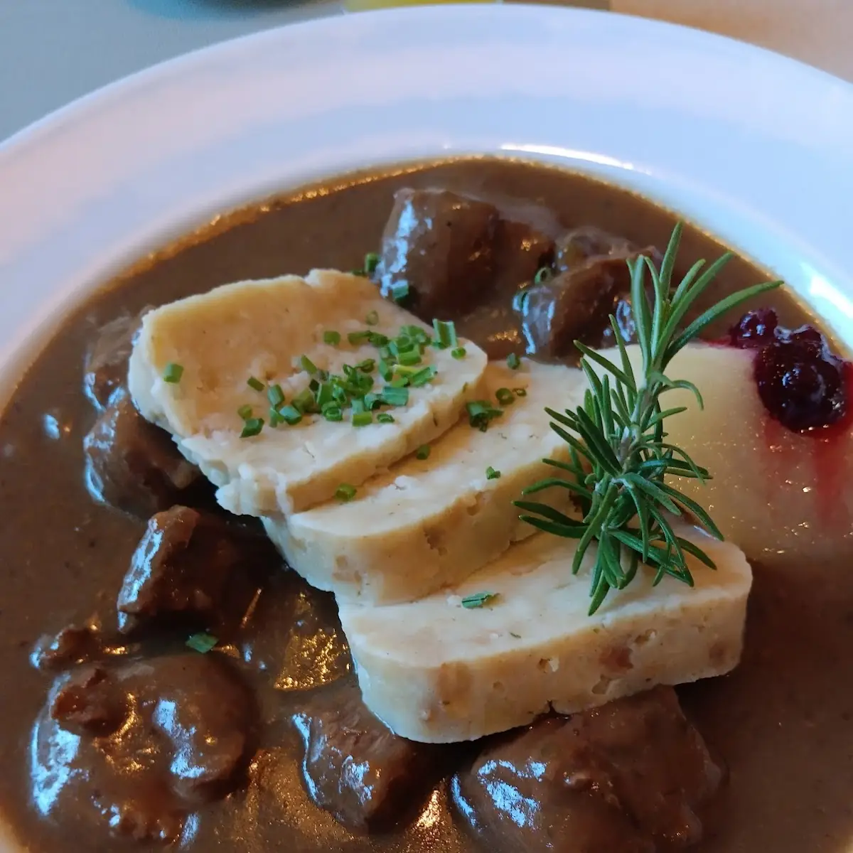 Hirschgulasch