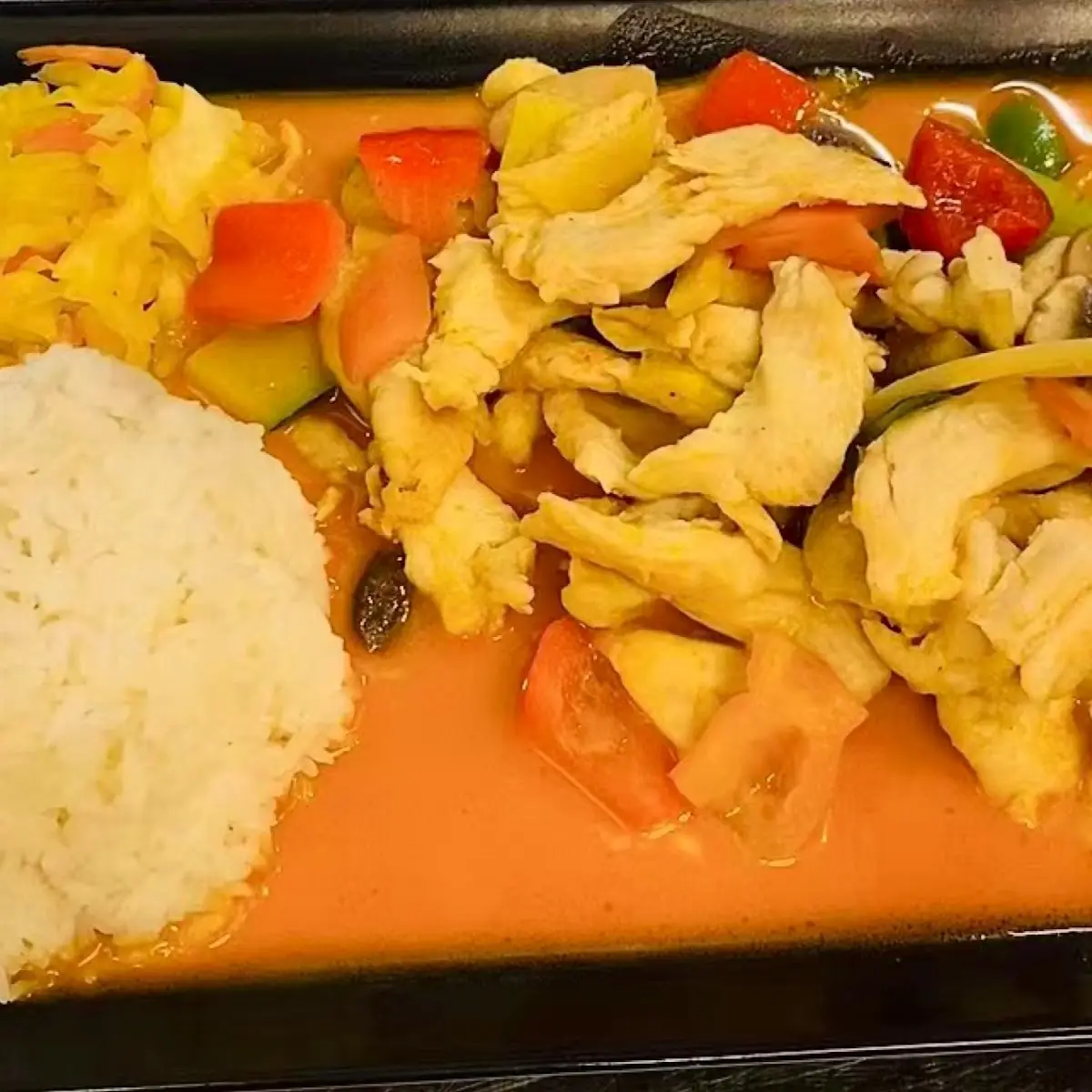 Red-thai Curry Mit Hühnerfleisch