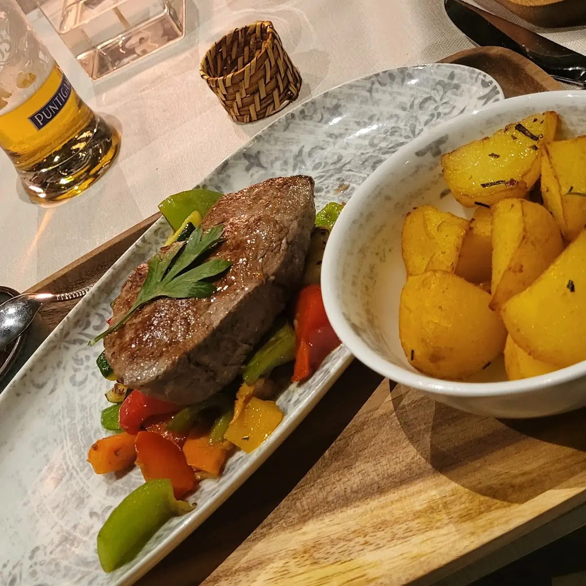 Steak Neer and Mixed Sallad
