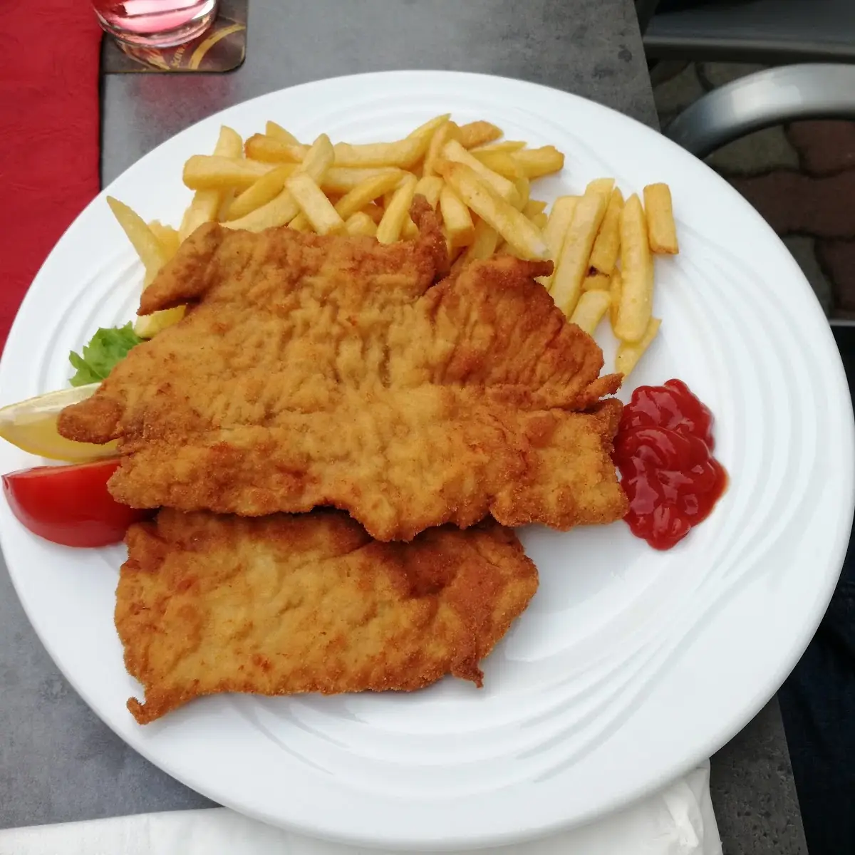 Putenschnitzel Gebacken Mit Pommes Frites