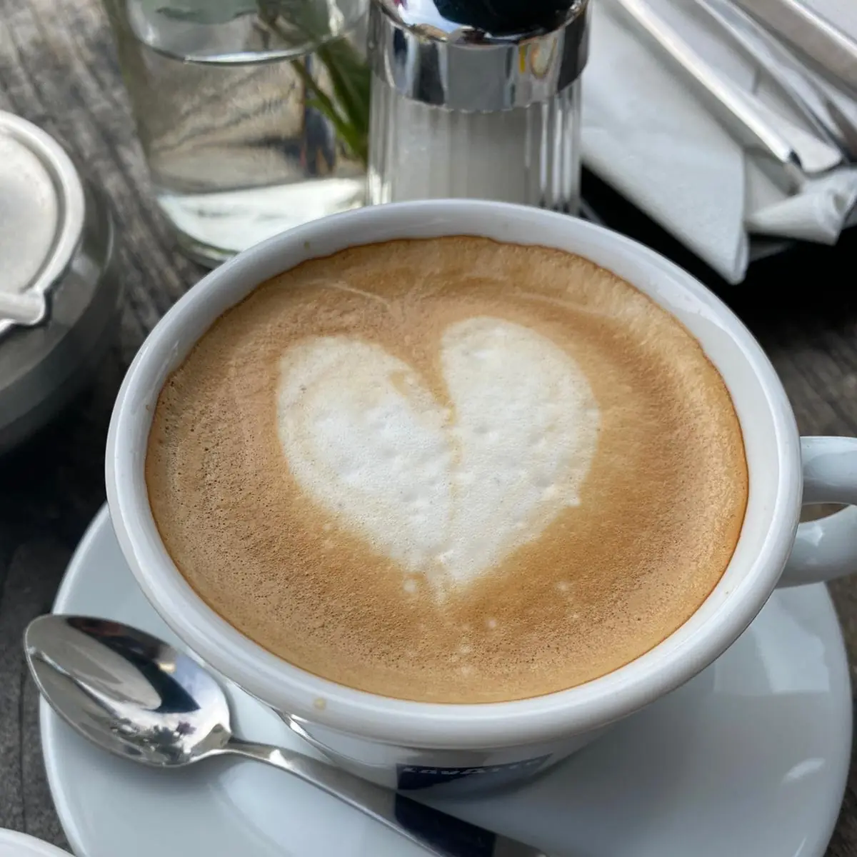 Cappuccino Mit Viel Liebe
