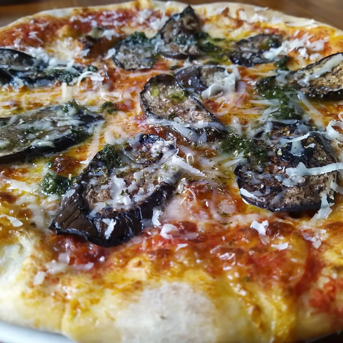 Pizza Ai Parmigiano E Melanzani