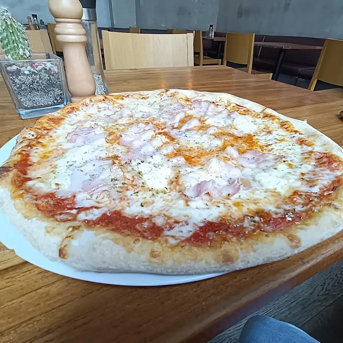 Pizza Tirolesa
