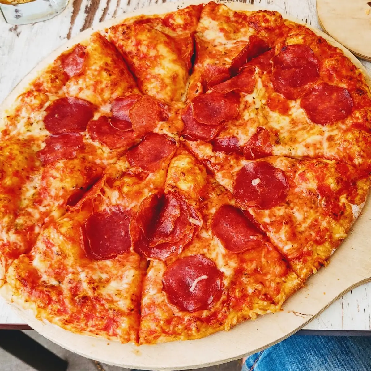 Salami Pizza