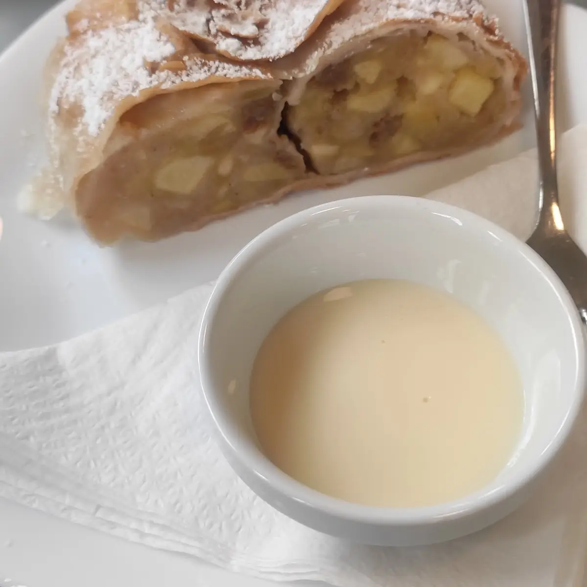 Apfelstrudel, Stella