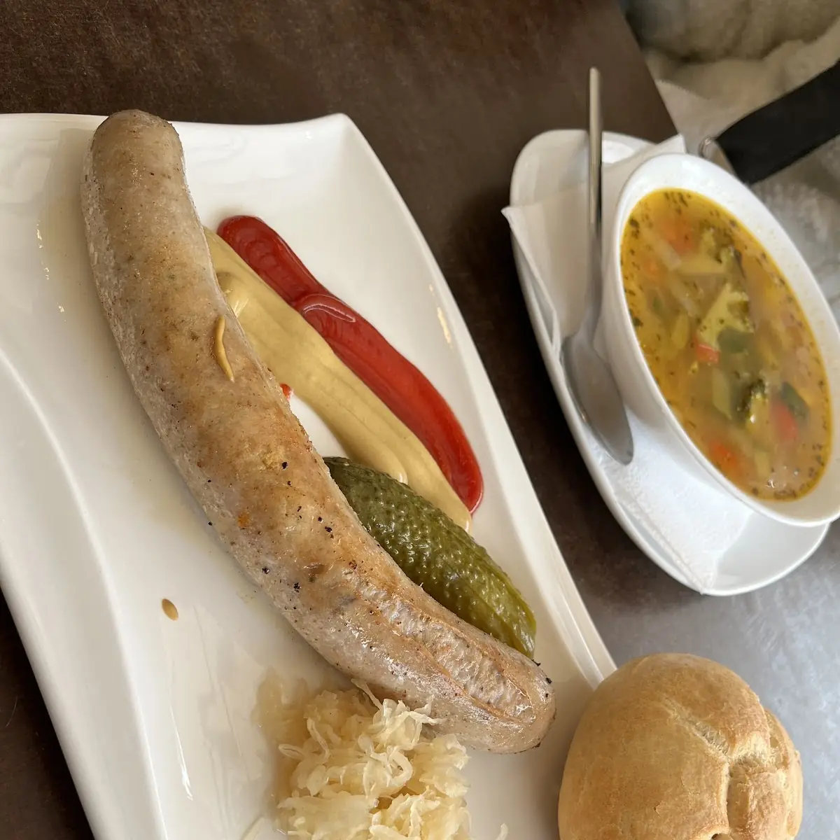 Salchicha Austriaca Con Queso Por Dentro, Stella