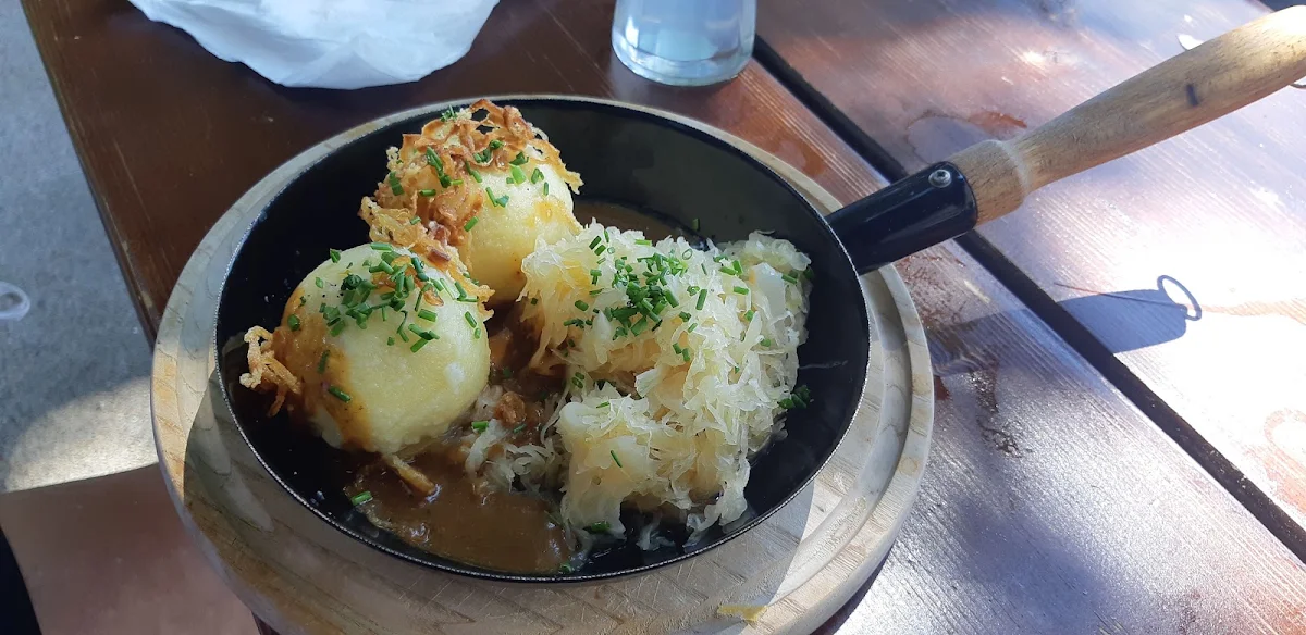 Rauchkuchlknödel Auf Sauerkraut