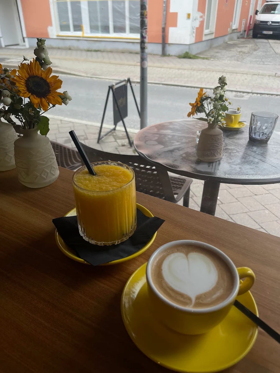 Fresh a Cappuccino, Röstbar - Barista Bar & Kaffeerösterei