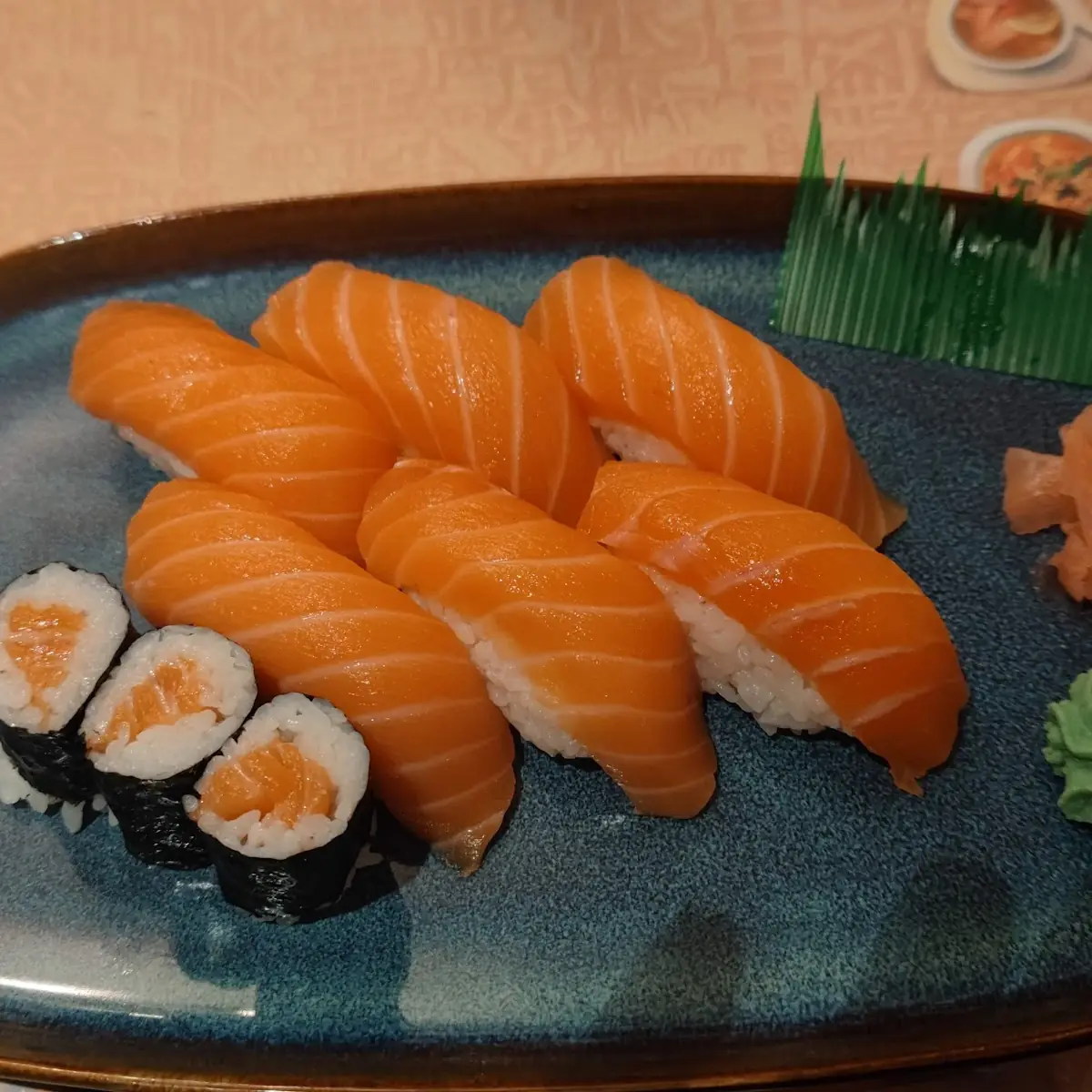 Lachs Sushi Klein