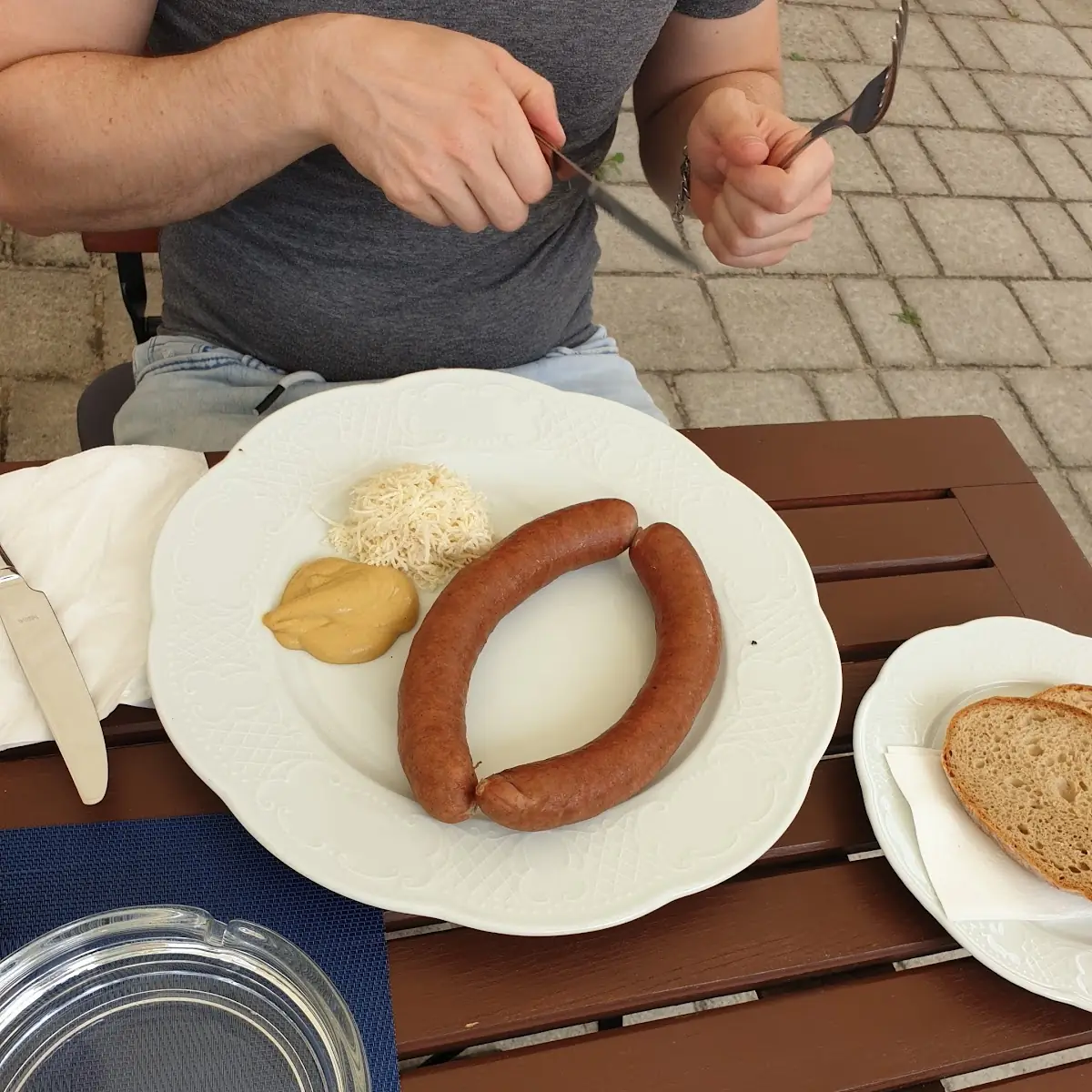 Hausgemachte Selchwürstel