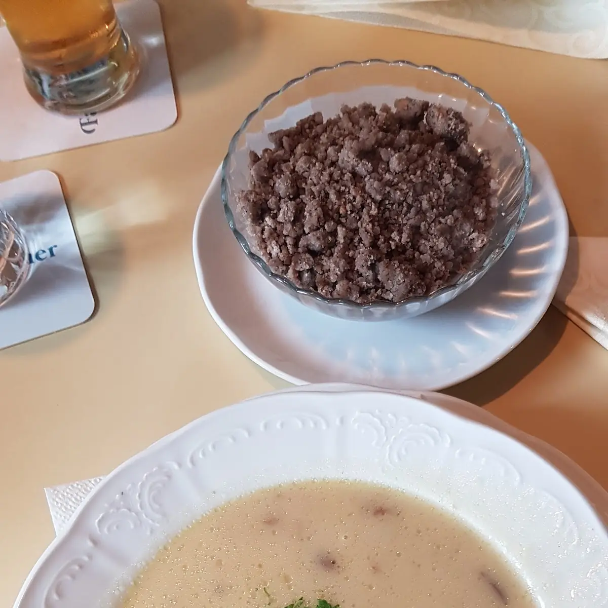 Schwammerlsuppn Mitn Hoadnsterz