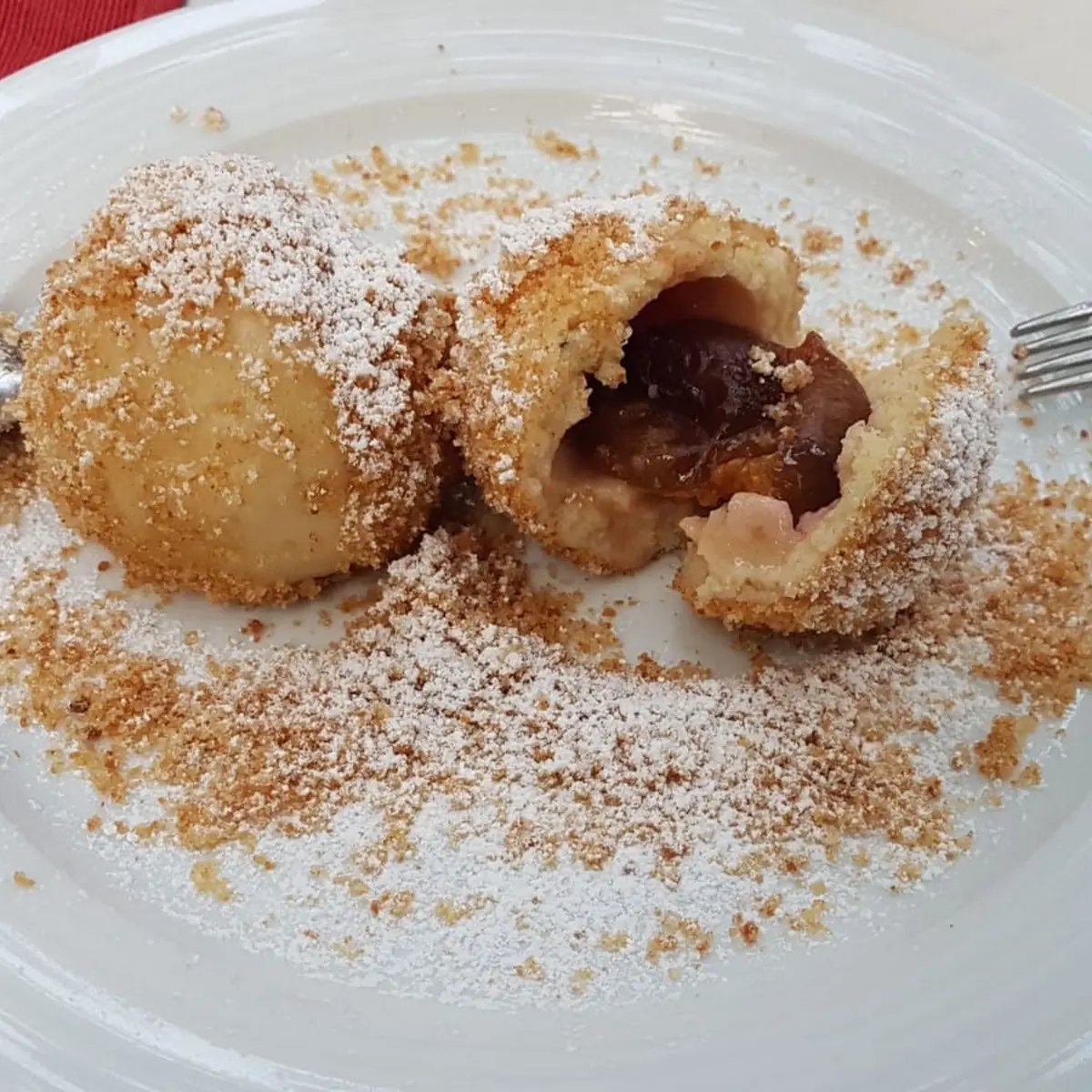 Zwetschkenknödel Mit Zuckerbröseln