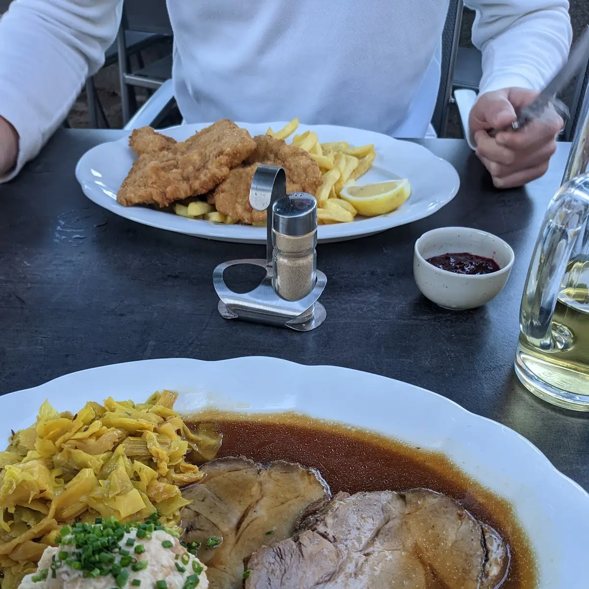 Schweinsbraten Mit Knödel Und Kraut