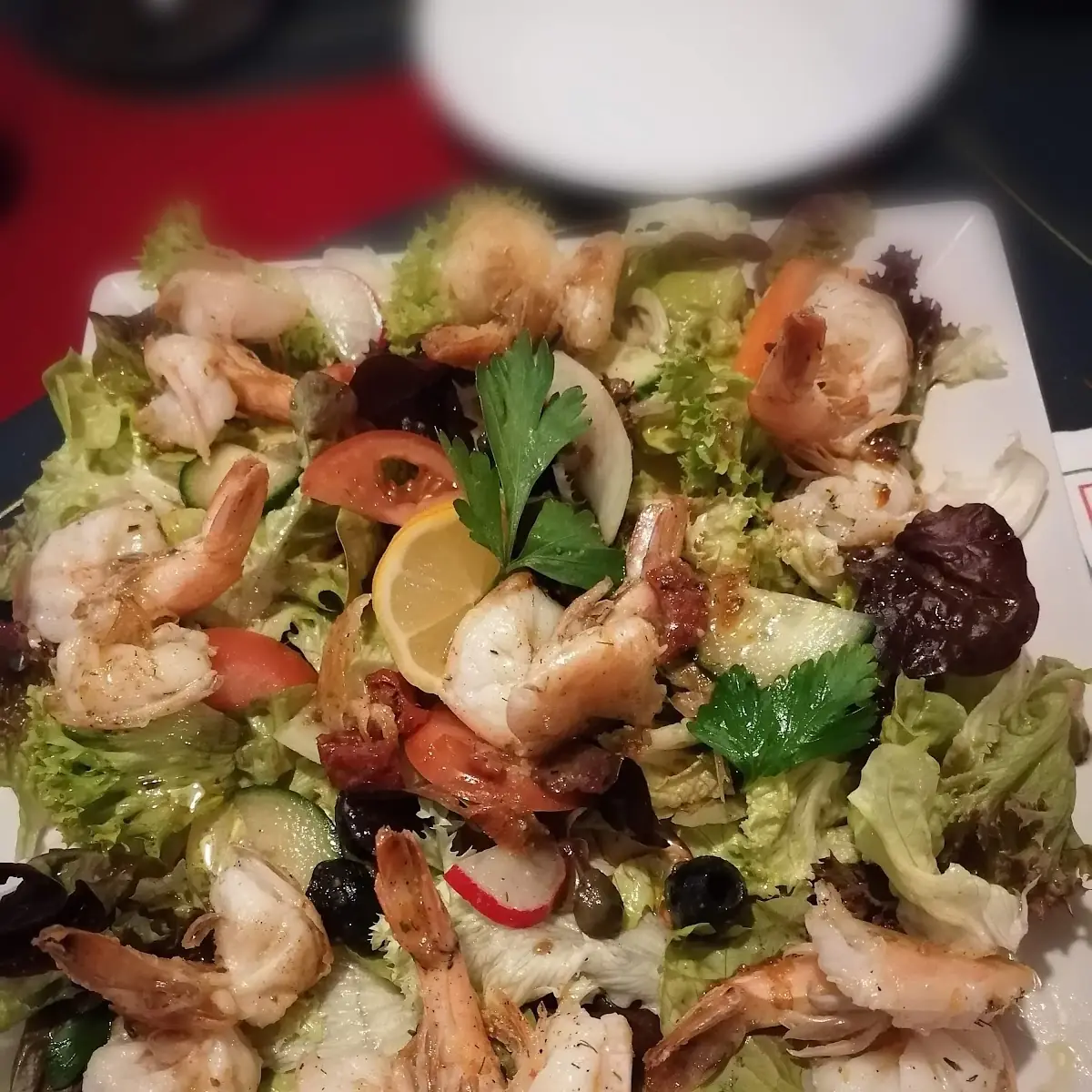 Salat Mit Gebratenen Garnelen