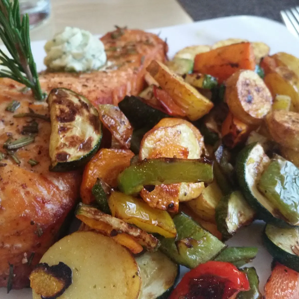 Lachsfilet Mit Grill Gemüse