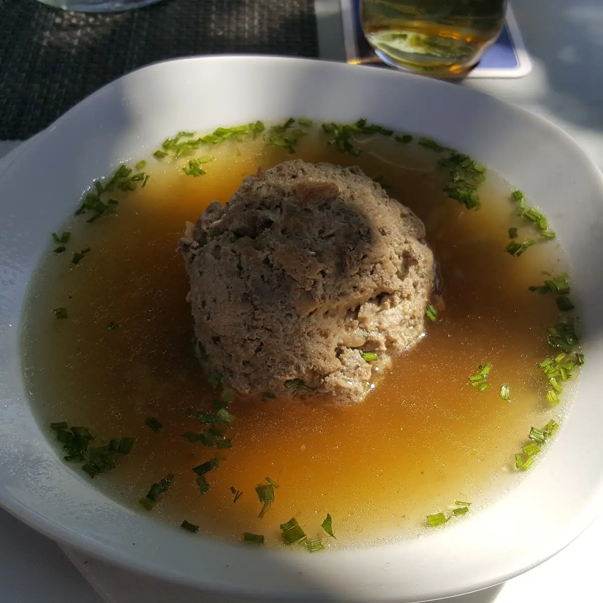 Leberknödelsuppe