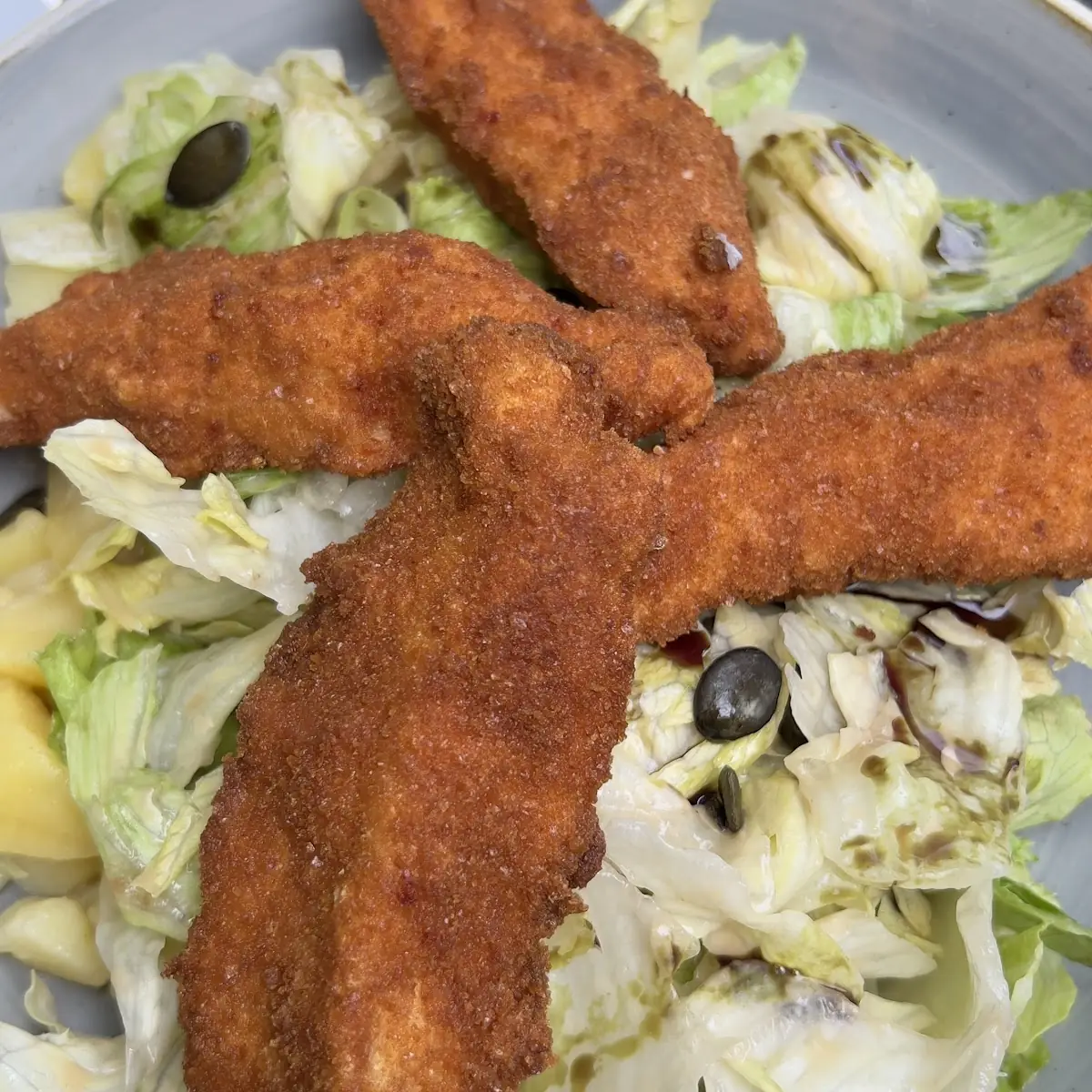Steirischer Backhendl Salat