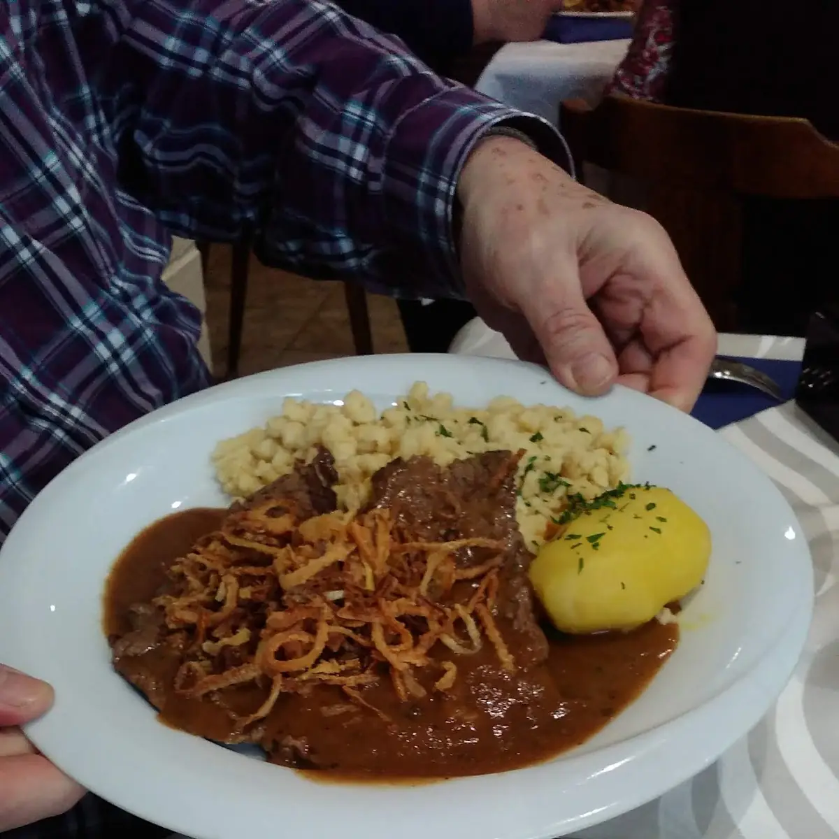 Zwiebelrostbraten Mit Kartoffeln