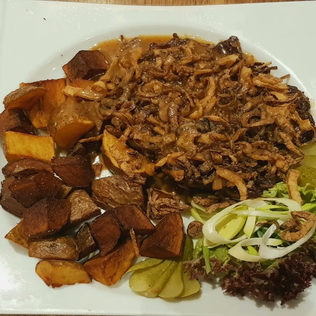 Zwiebelrostbraten Mit Braterdäpfel