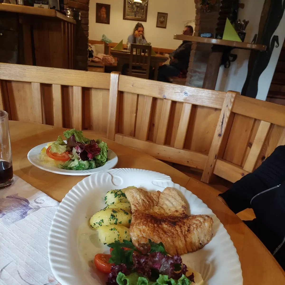 Knusprig Gebratener Serbischer Karpfen