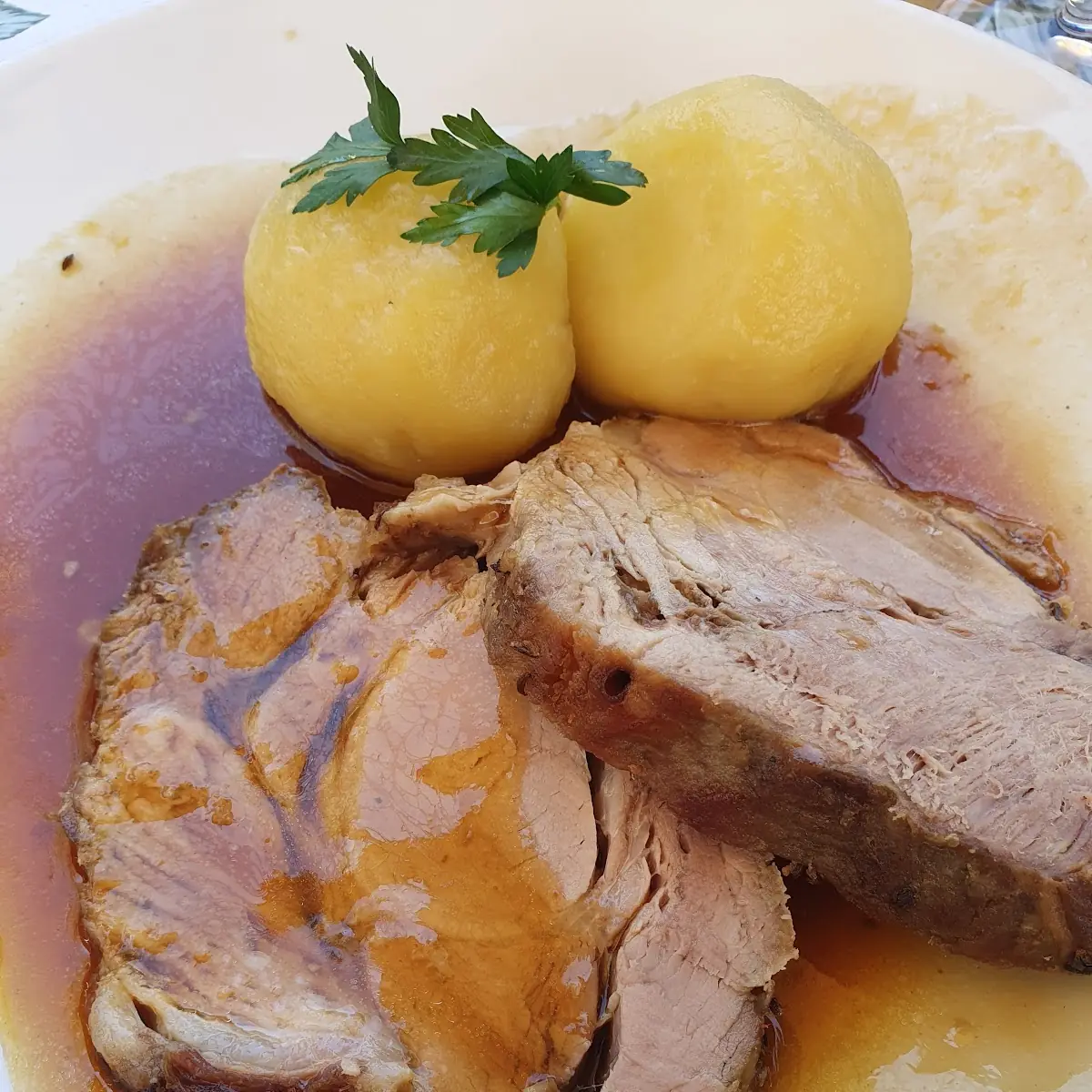 Schweinsbraten Mit Erdäpfelknödel