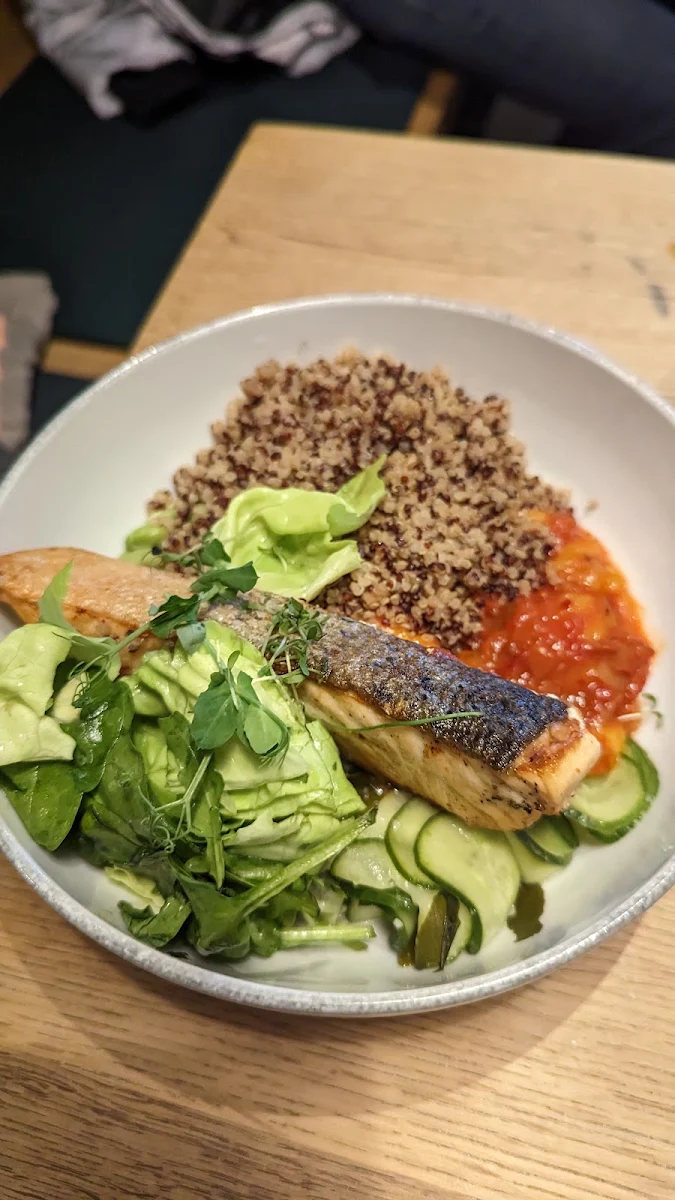 Lachs Poke Bowl