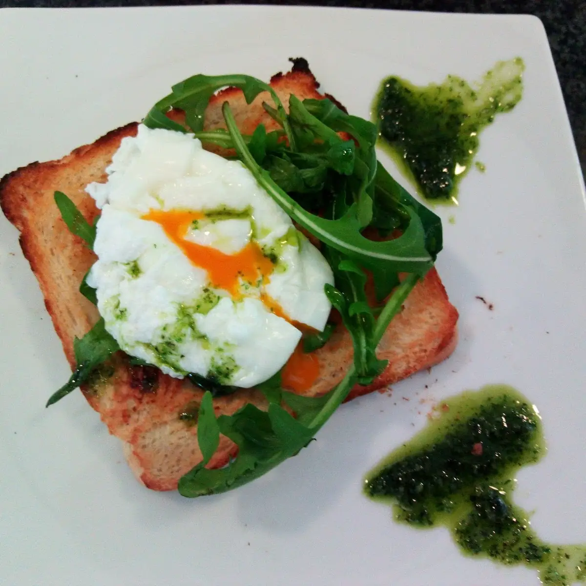 Toast Mit Pochiertem Ei