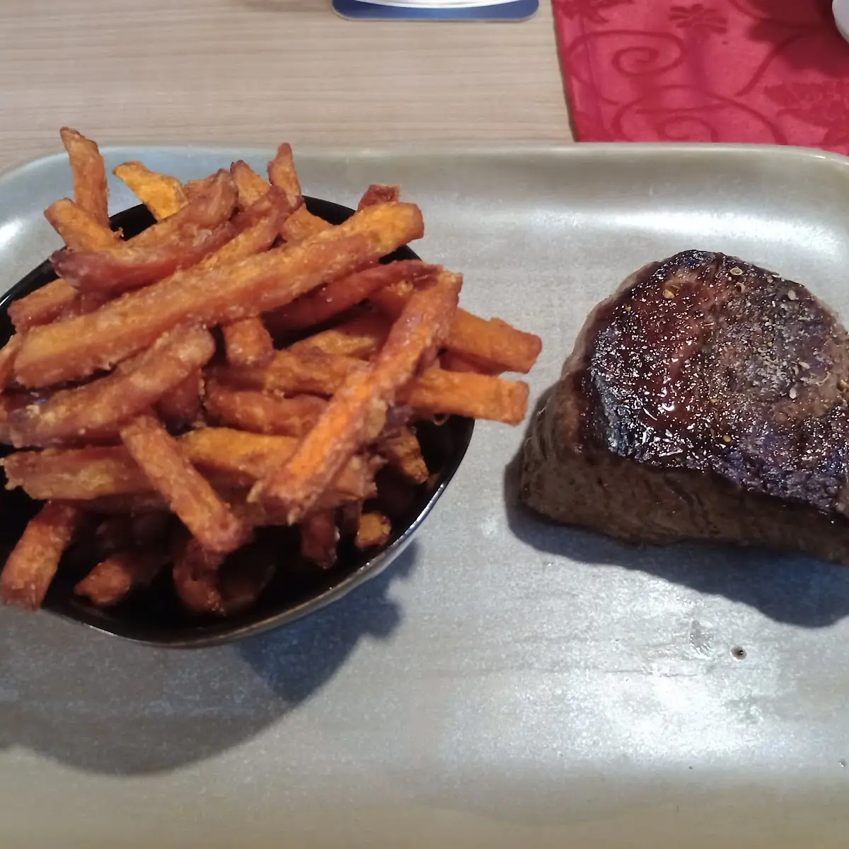 Filet Rindersteak Mit Süßkartoffel Pommes Frites