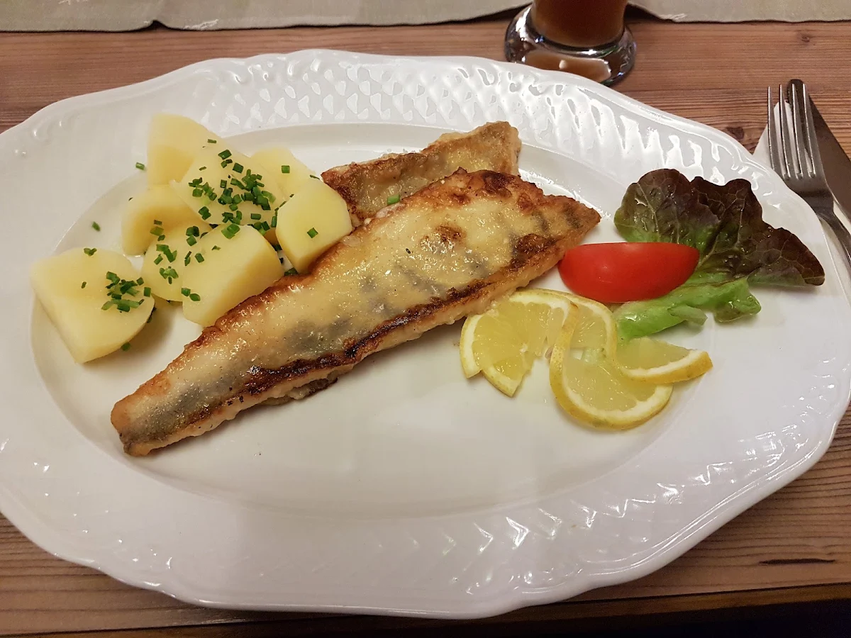 Forelle Müllerin Mit Kartoffeln