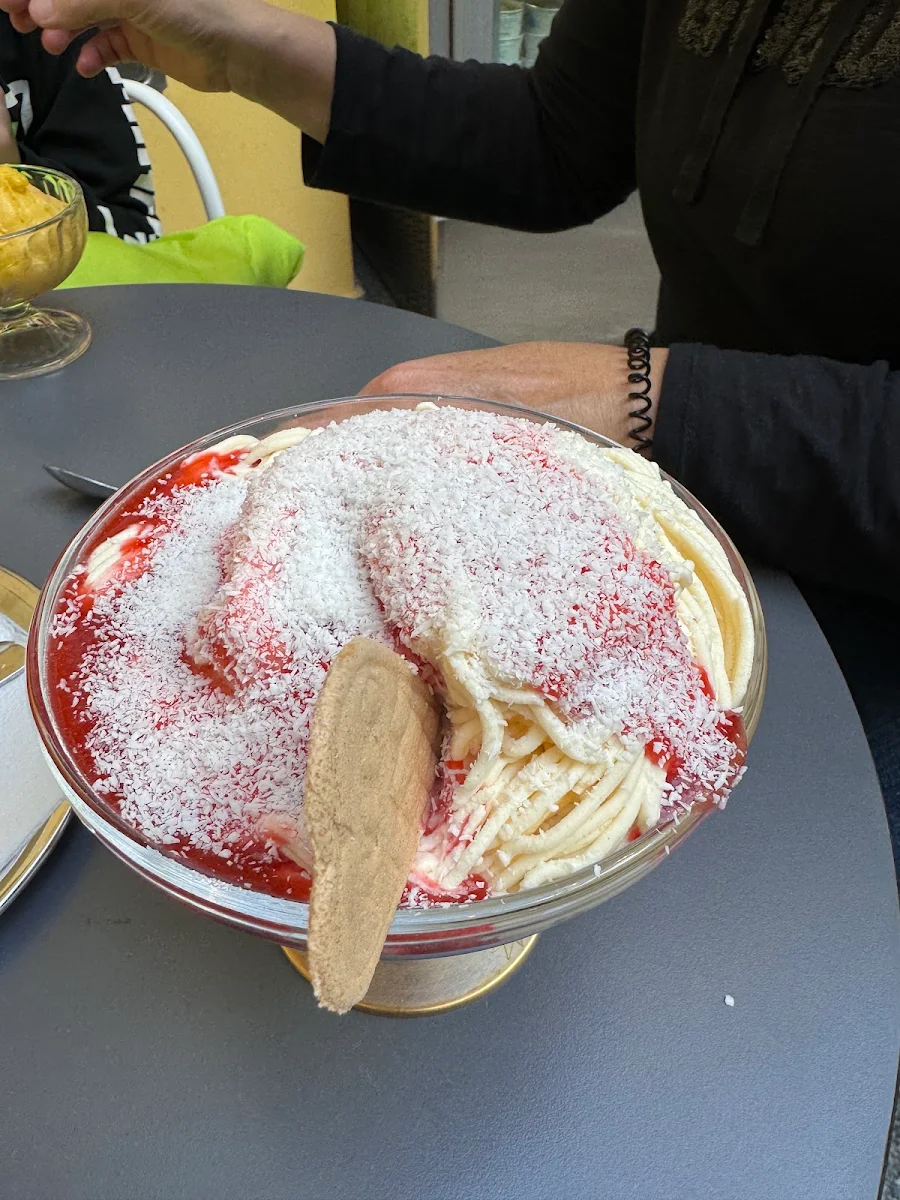 Spaghetti Eis
