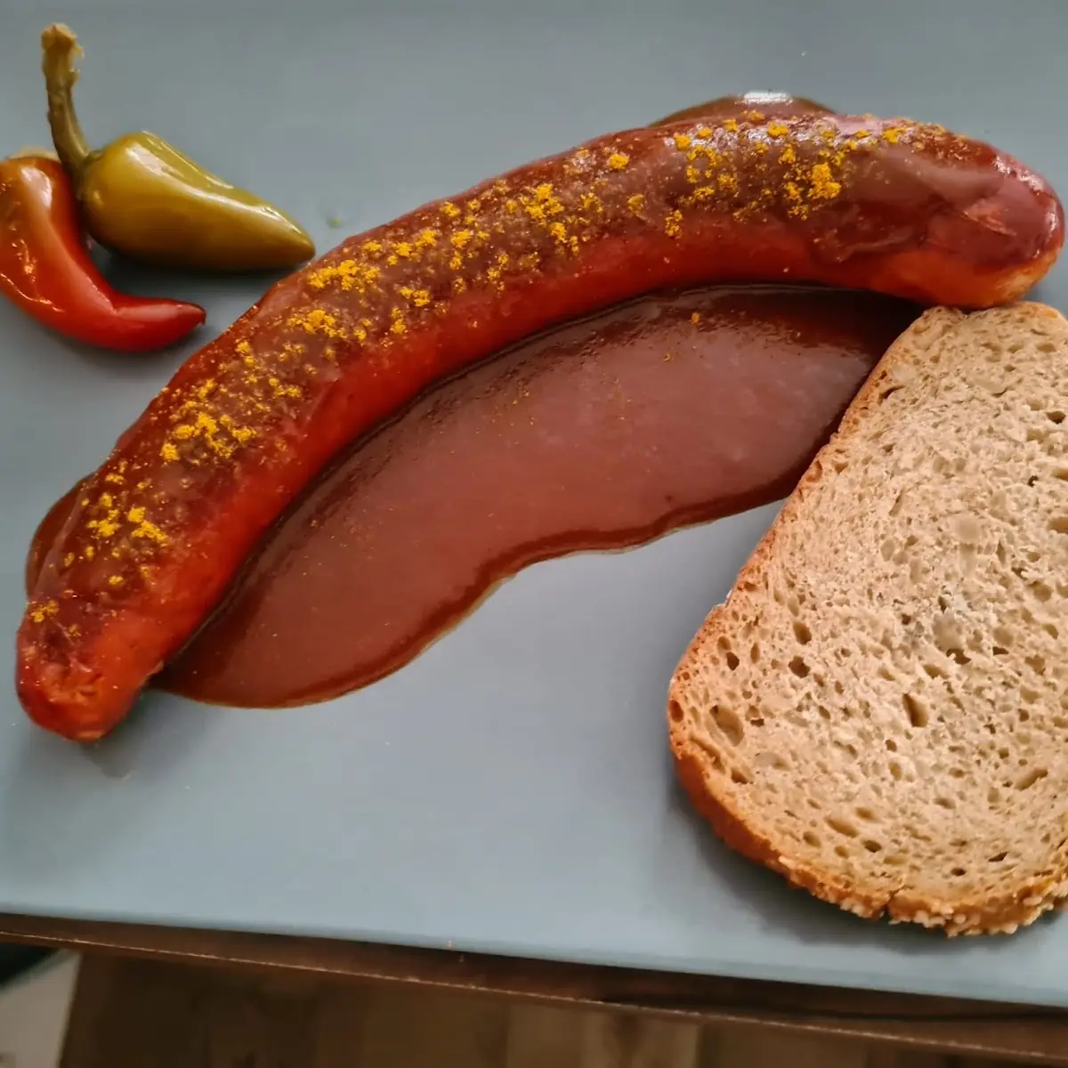 Scharfe Käsekrainer Scharfe Pfefferoni Senf