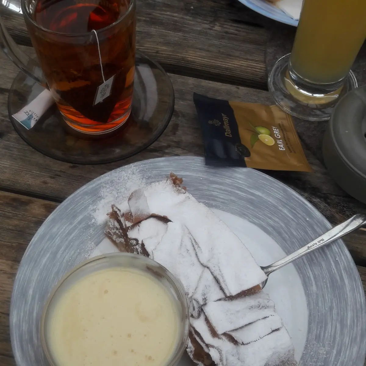 Strudel Mit Vanilensauße