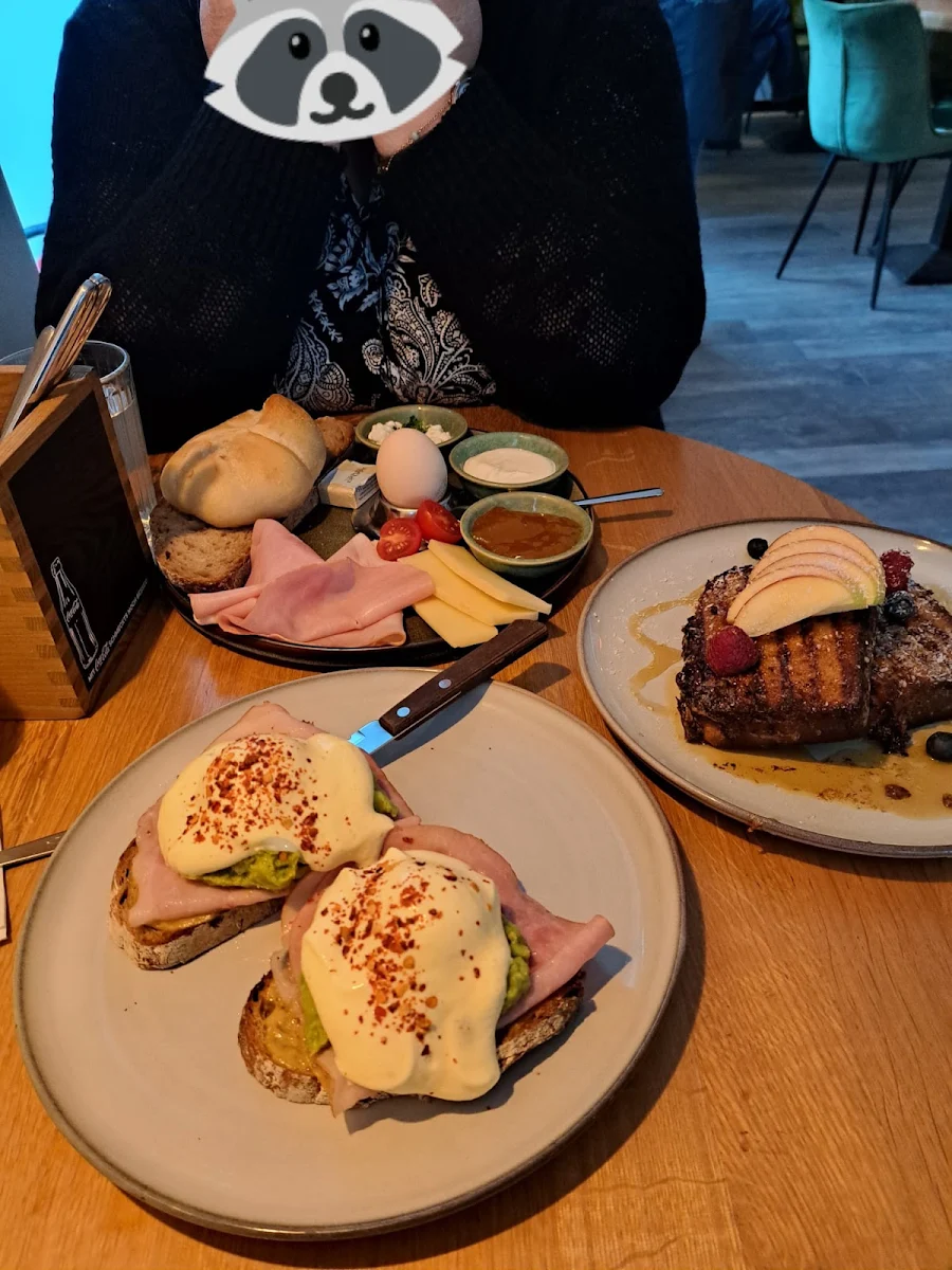 Der Klassiker French Toast & Eggs Benedict