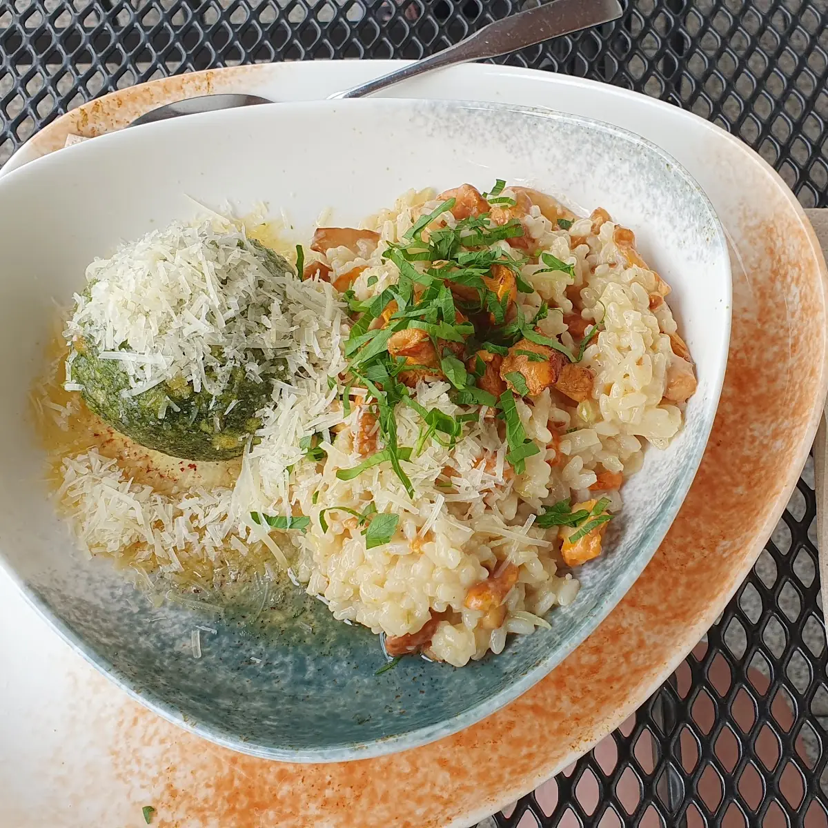 Spinatknödel Und Pfifferlingsrisotto