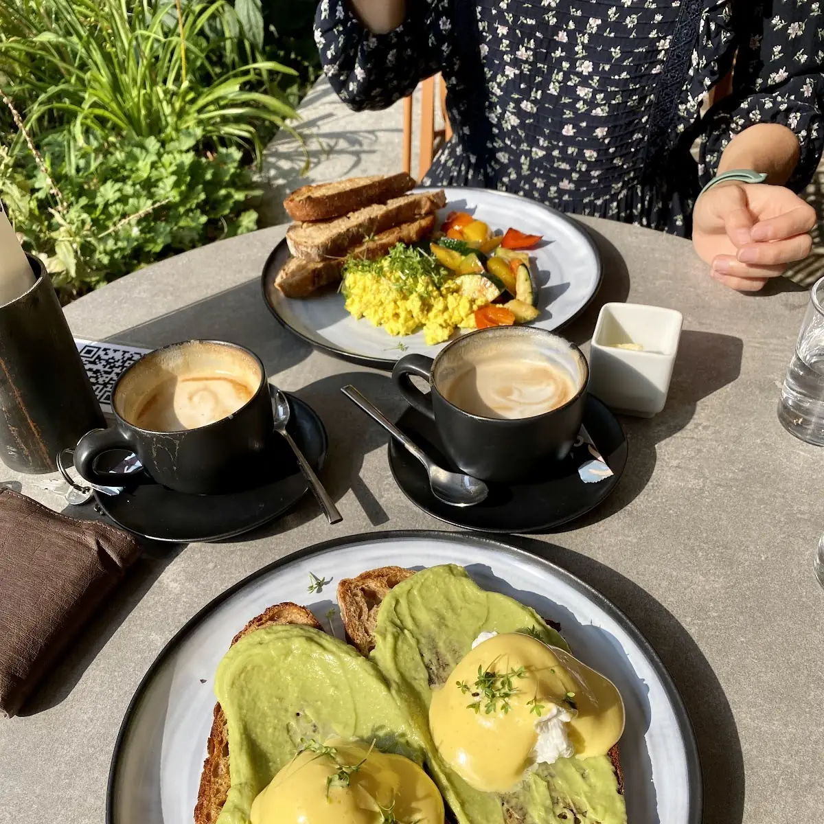 Avocado Bread with Egg