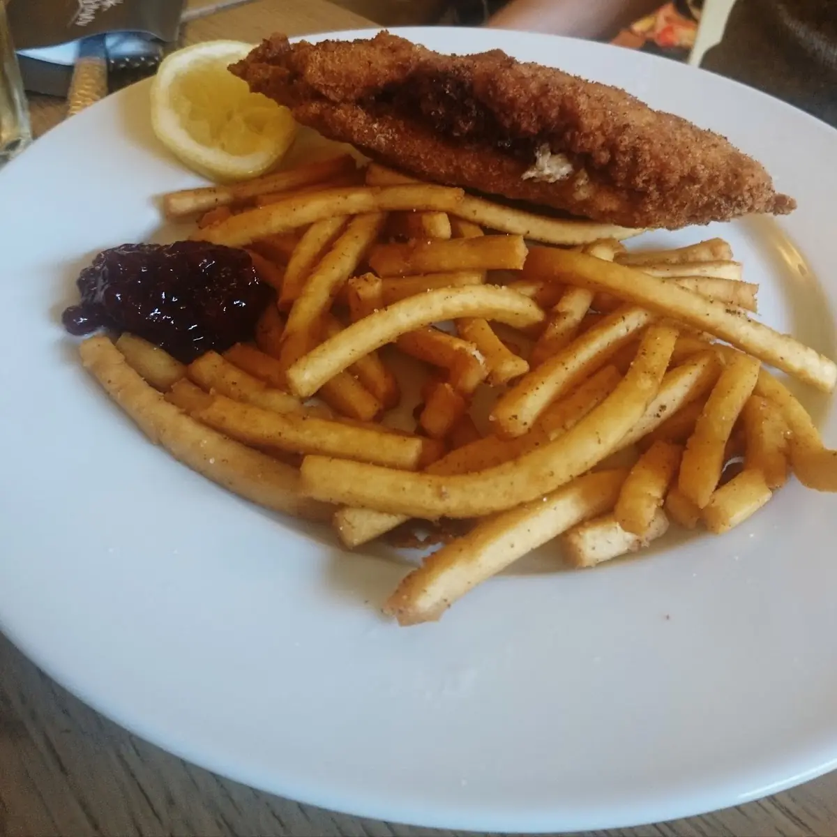 Cordon Bleu Mit Pommes