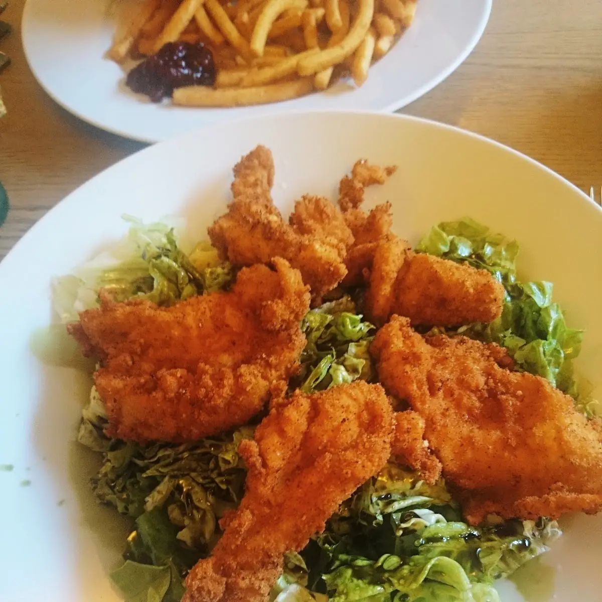 Salat Mit Gebackenen Hühnerstreifen