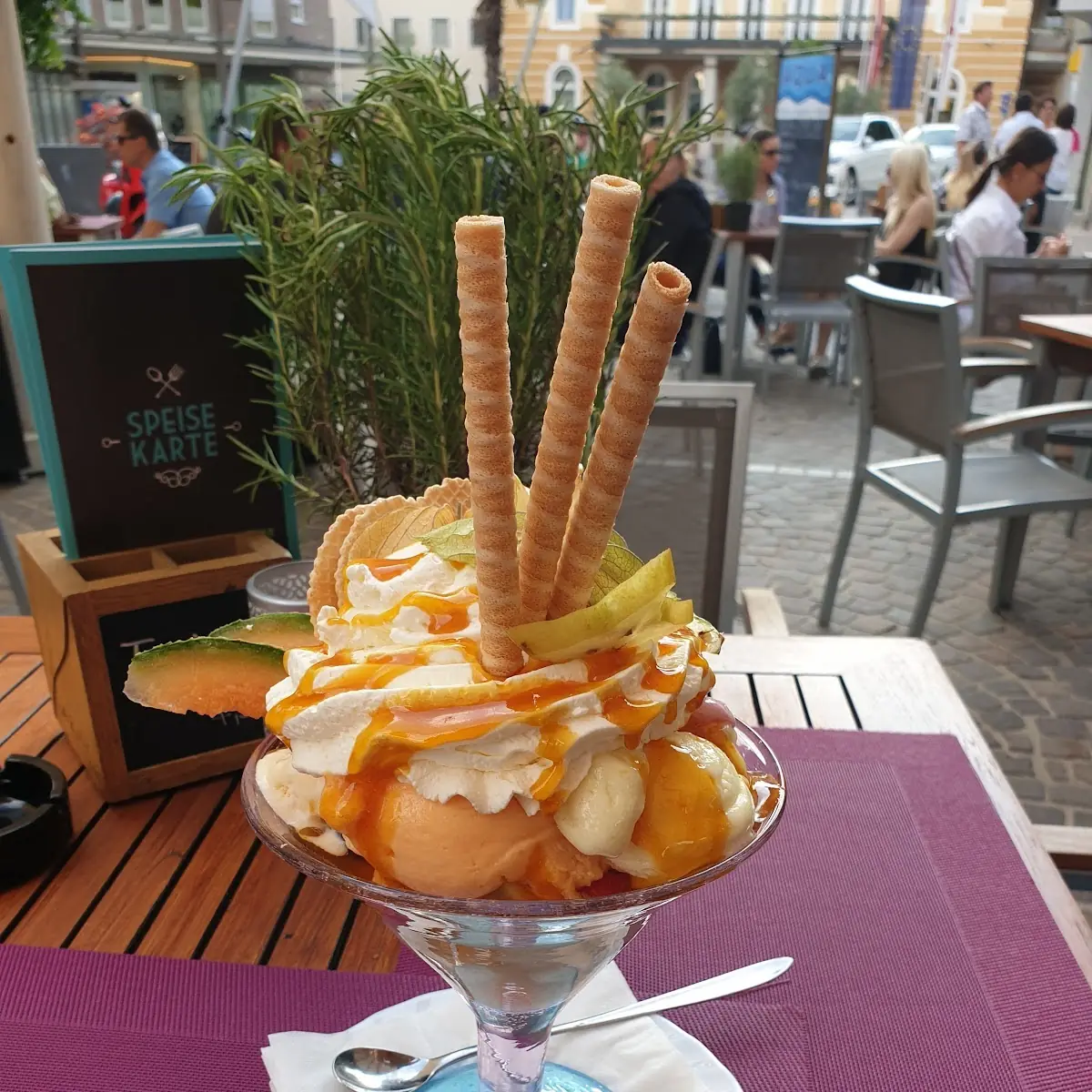 Heiße Liebe Und Früchtebecher