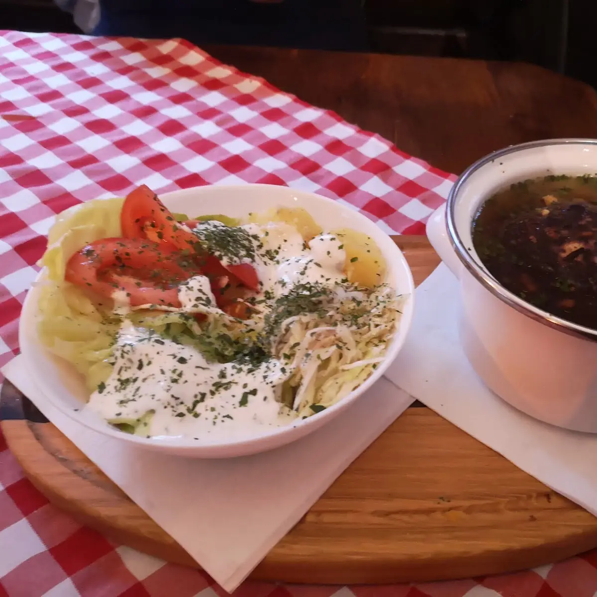 Kaspressknödel Mit Salat