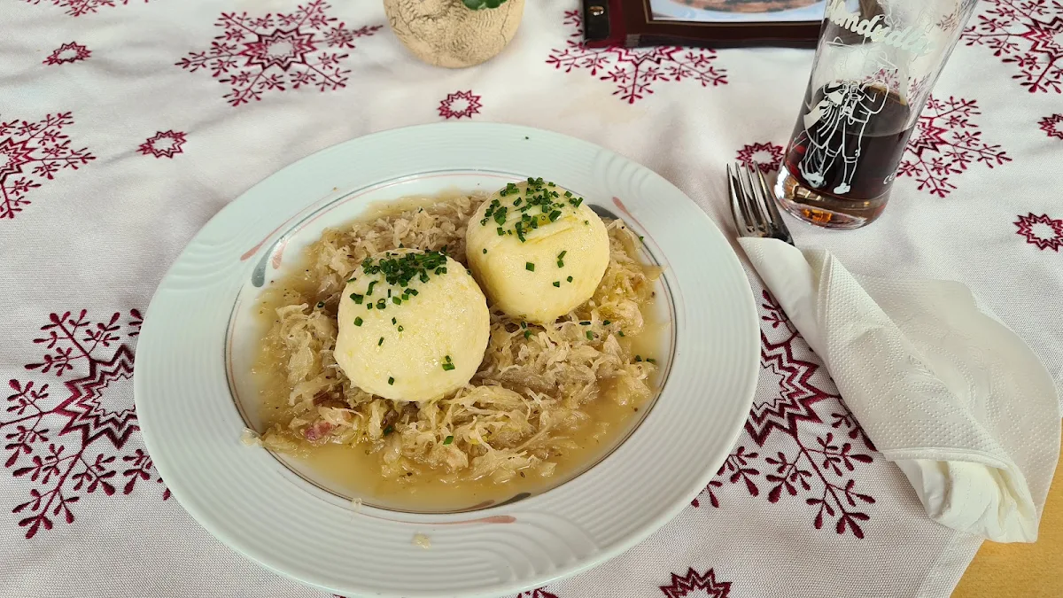Bernerwürstel Mit Pommes