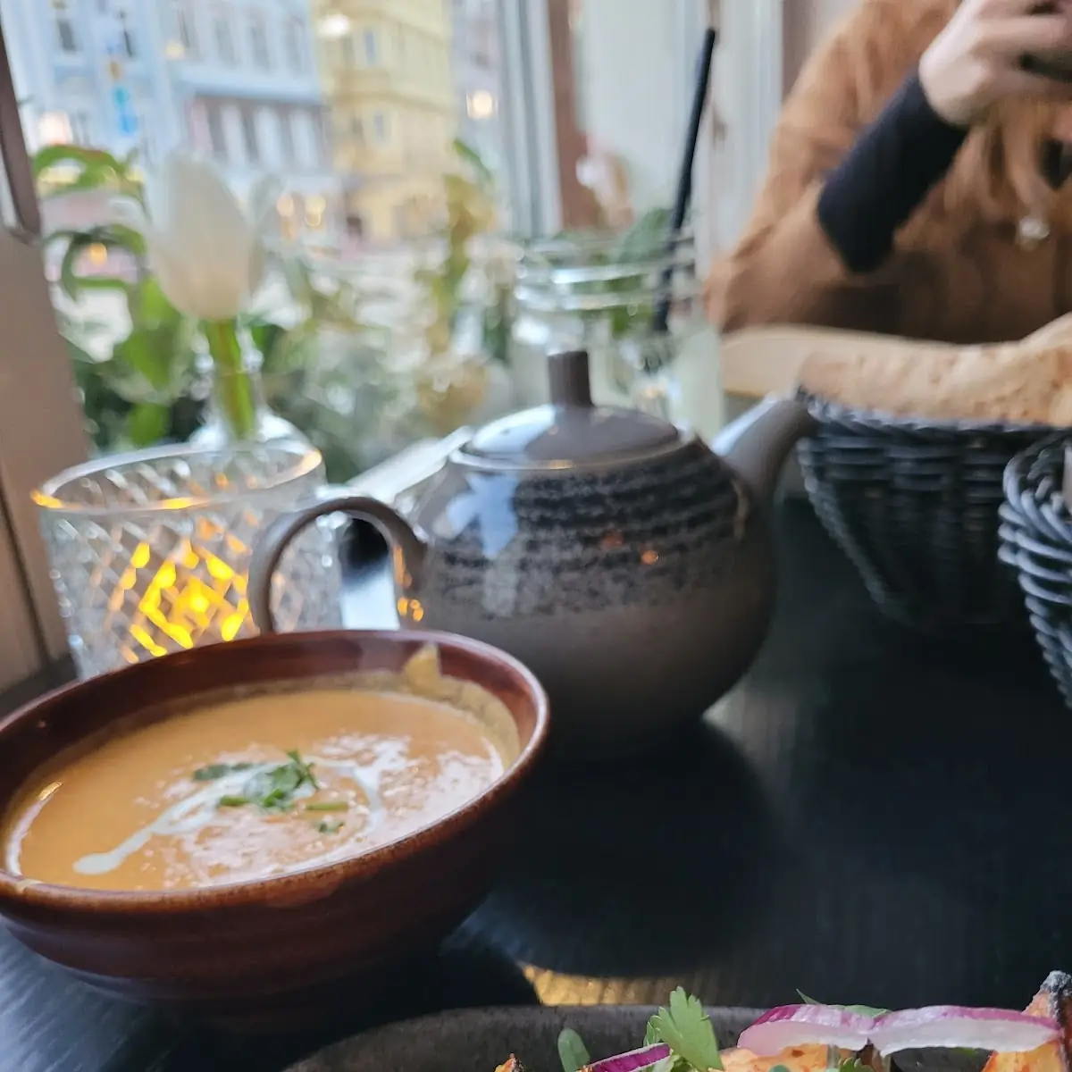 Holy Paneer with Almond-Cream-Sauce
