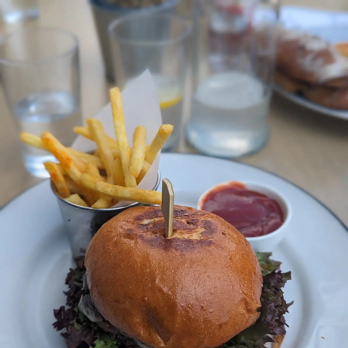 Motto Am Fluss Burger